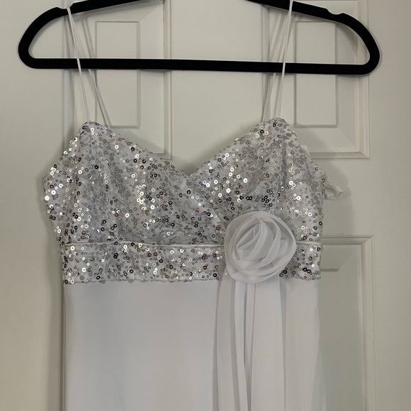 Formal/Wedding White Dress - Size M - Picture 1 of 3
